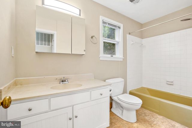 6871 CHURCHILL RD, Mclean, VA 22101