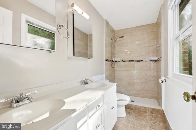 6871 CHURCHILL RD, Mclean, VA 22101