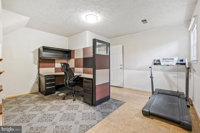 6871 CHURCHILL RD, Mclean, VA 22101