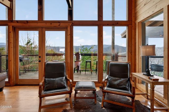 1118 Eagle Pointe Way, Pigeon Forge, TN 37863