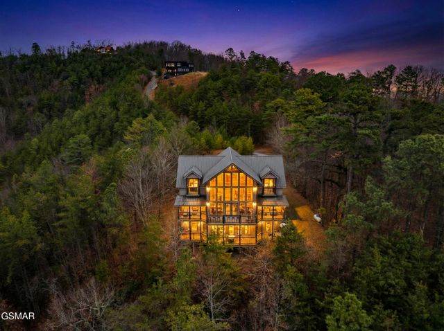 1118 Eagle Pointe Way, Pigeon Forge, TN 37863