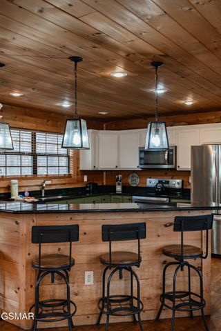 1118 Eagle Pointe Way, Pigeon Forge, TN 37863
