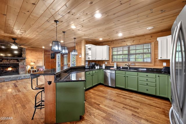 1118 Eagle Pointe Way, Pigeon Forge, TN 37863