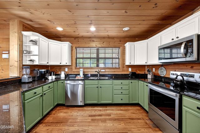 1118 Eagle Pointe Way, Pigeon Forge, TN 37863