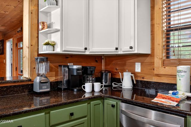 1118 Eagle Pointe Way, Pigeon Forge, TN 37863