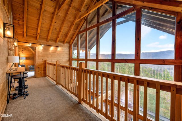 1118 Eagle Pointe Way, Pigeon Forge, TN 37863