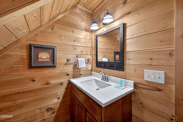 1118 Eagle Pointe Way, Pigeon Forge, TN 37863