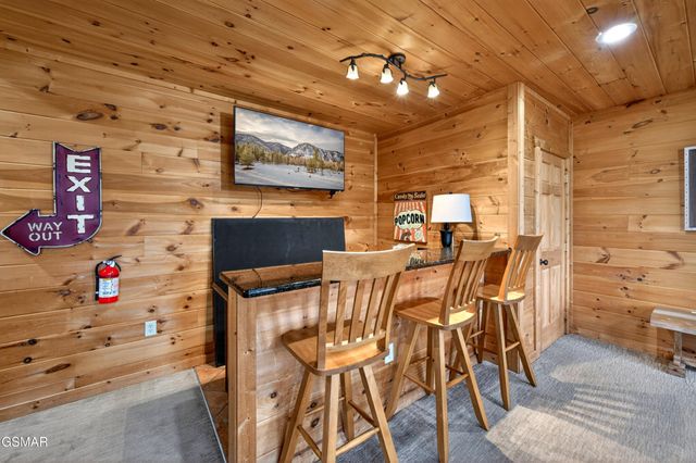 1118 Eagle Pointe Way, Pigeon Forge, TN 37863