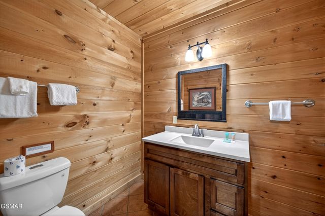 1118 Eagle Pointe Way, Pigeon Forge, TN 37863