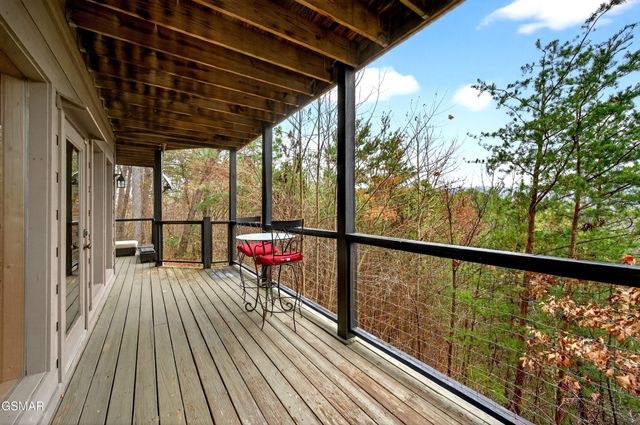 1118 Eagle Pointe Way, Pigeon Forge, TN 37863
