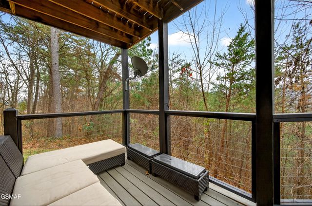 1118 Eagle Pointe Way, Pigeon Forge, TN 37863