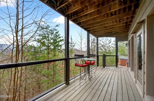1118 Eagle Pointe Way, Pigeon Forge, TN 37863