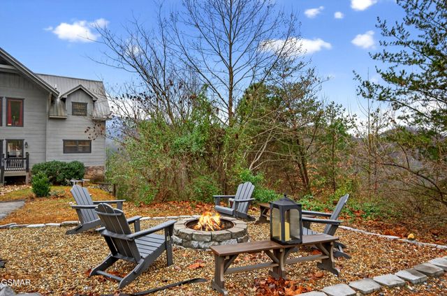 1118 Eagle Pointe Way, Pigeon Forge, TN 37863