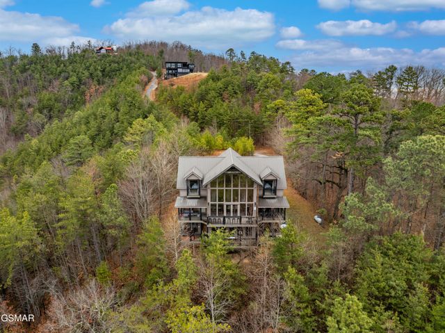 1118 Eagle Pointe Way, Pigeon Forge, TN 37863