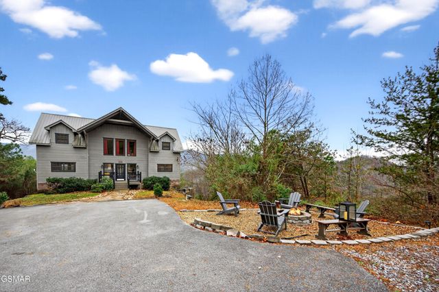 1118 Eagle Pointe Way, Pigeon Forge, TN 37863