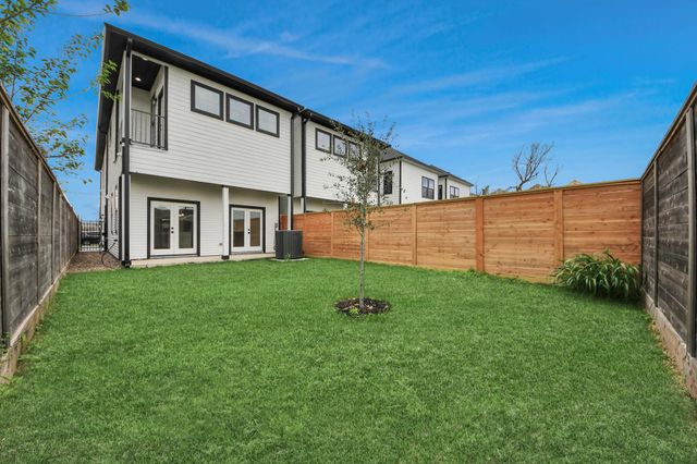 127 E 38th Street, Houston, TX 77018