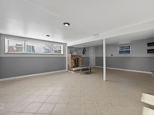 10643 S 83rd Avenue, Palos Hills, IL 60465