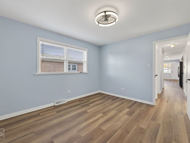 10643 S 83rd Avenue, Palos Hills, IL 60465