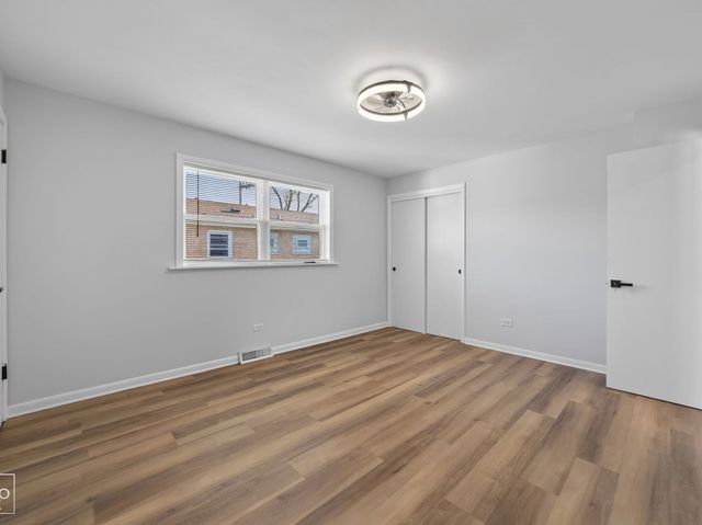 10643 S 83rd Avenue, Palos Hills, IL 60465