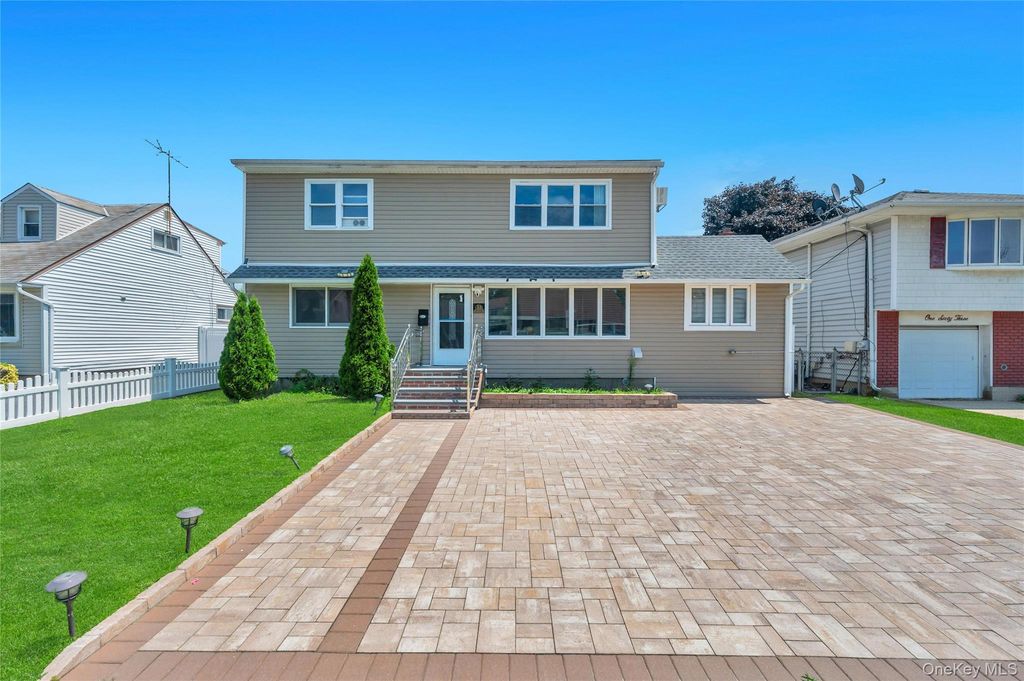 165 Wilfred Boulevard, Hicksville, NY 11801 — exterior