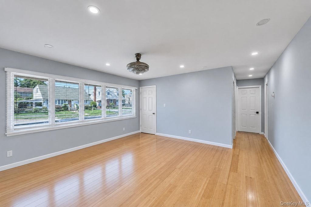 165 Wilfred Boulevard, Hicksville, NY 11801 — photo 5