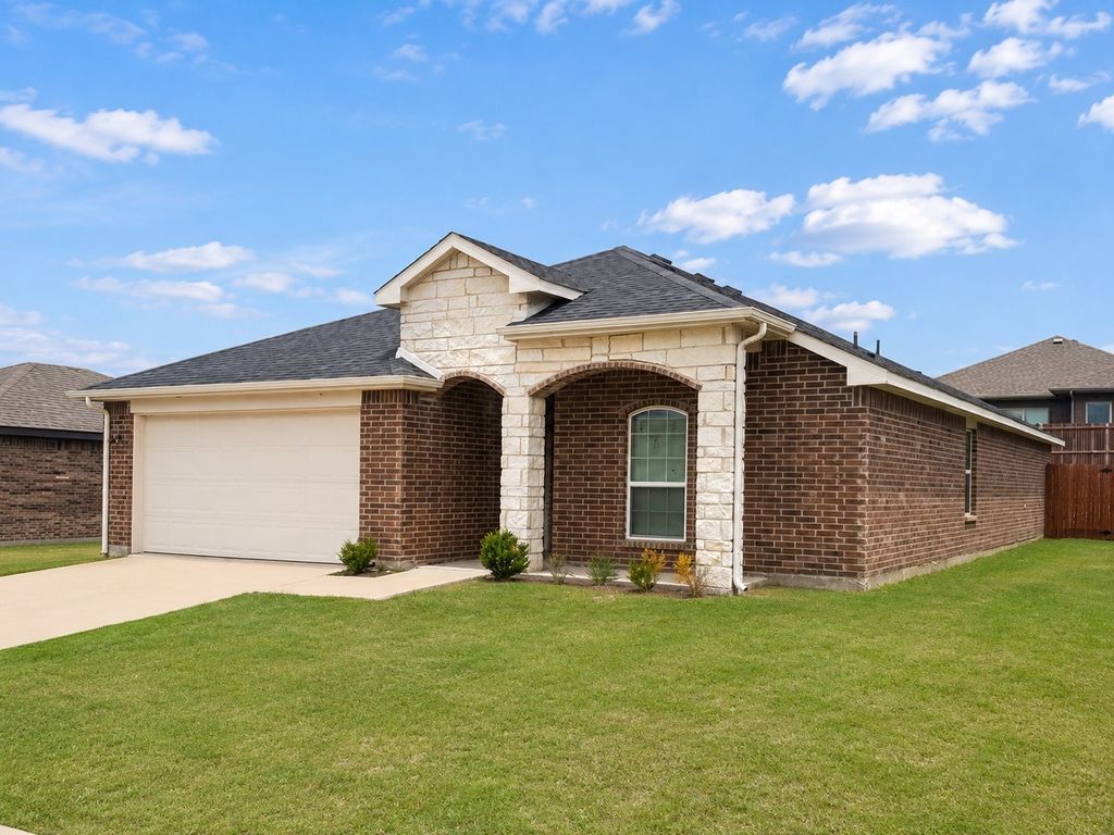 2012 Princeton Avenue, Farmersville, TX 75442