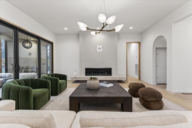 1115 Wilson Pike, Brentwood, TN 37027