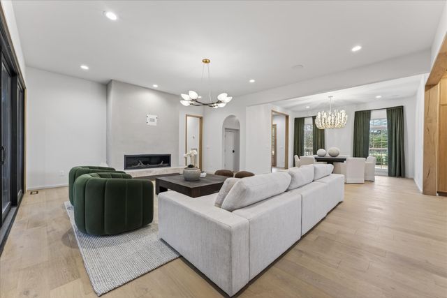 1115 Wilson Pike, Brentwood, TN 37027