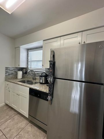 2105 Wharf Lane, Greenacres, FL 33463