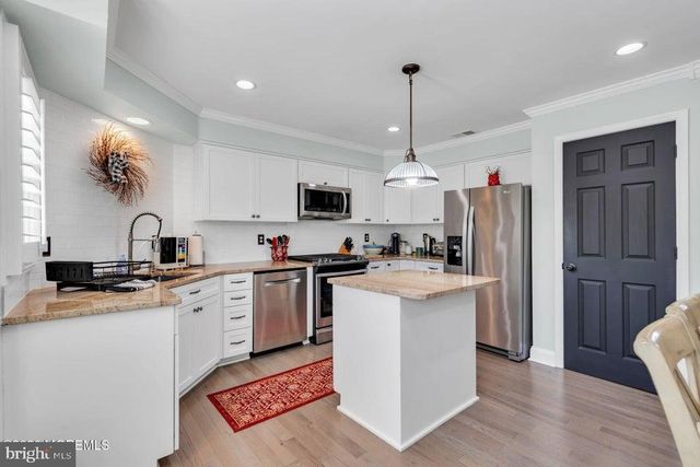 172 IMPATIENS CT, Toms River, NJ 08753