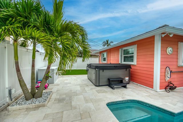 4168 Russell Street, Tequesta, FL 33469