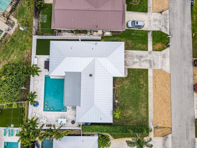 4168 Russell Street, Tequesta, FL 33469
