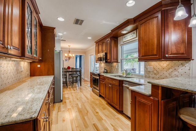 4168 Russell Street, Tequesta, FL 33469