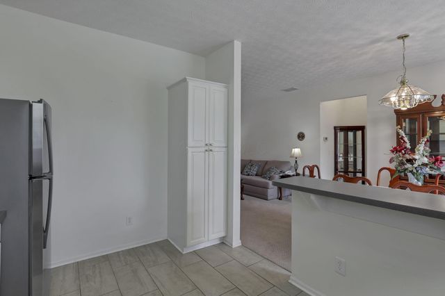 6025 Naughten Pond Drive, Columbus, OH 43213