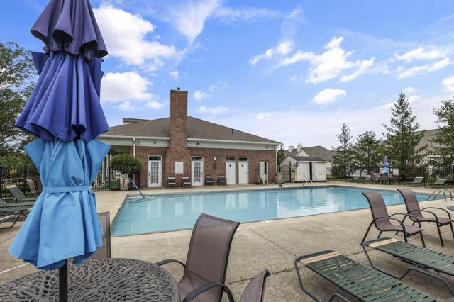 6025 Naughten Pond Drive, Columbus, OH 43213