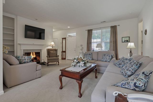 6025 Naughten Pond Drive, Columbus, OH 43213