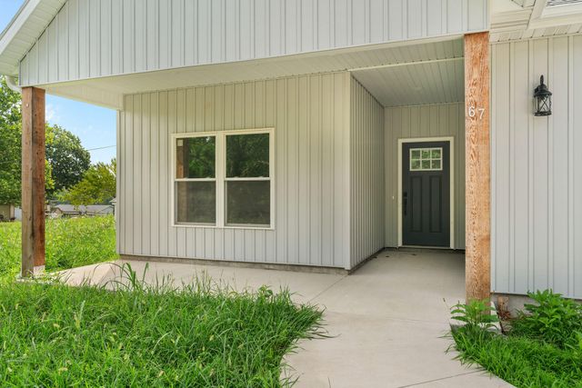 67 Thorn Rdg Road, Reeds Spring, MO 65737