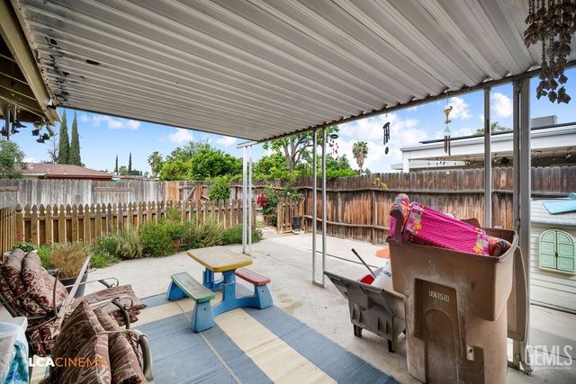 5420 Cherry Tree Lane, Bakersfield, CA 93309