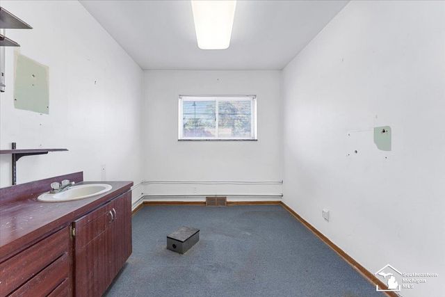 19003 Ecorse Ecorse Road, Allen Park, MI 48101