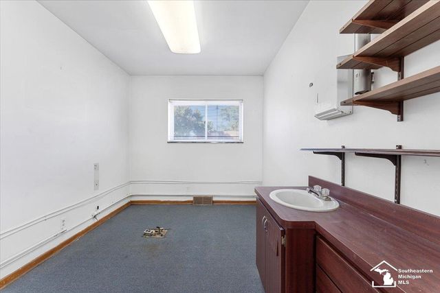 19003 Ecorse Ecorse Road, Allen Park, MI 48101