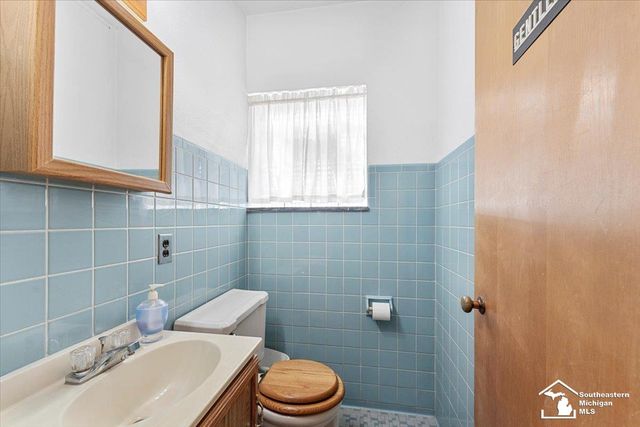 19003 Ecorse Ecorse Road, Allen Park, MI 48101