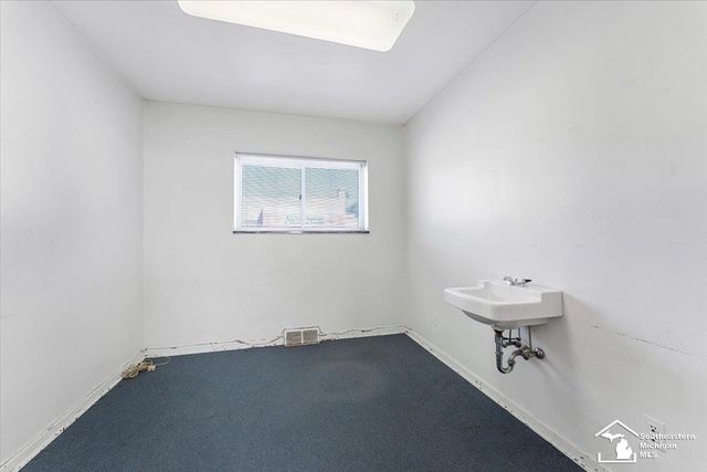 19003 Ecorse Ecorse Road, Allen Park, MI 48101