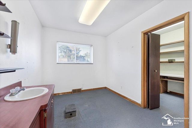 19003 Ecorse Ecorse Road, Allen Park, MI 48101