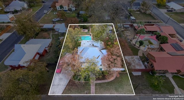 805 20th, Hondo, TX 78861