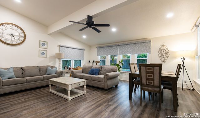 805 20th, Hondo, TX 78861