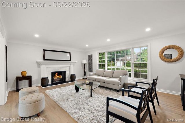 330 N Cranbrook Cross Road, Bloomfield Charter Township, MI 48301