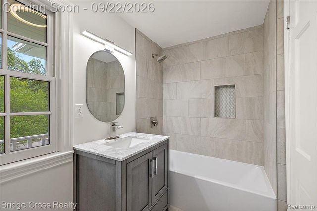 330 N Cranbrook Cross Road, Bloomfield Charter Township, MI 48301
