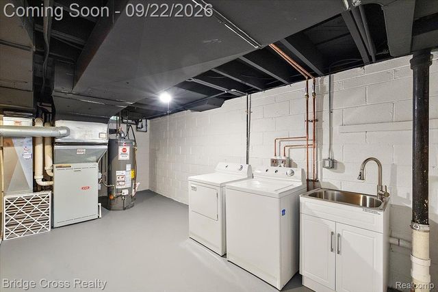 330 N Cranbrook Cross Road, Bloomfield Charter Township, MI 48301