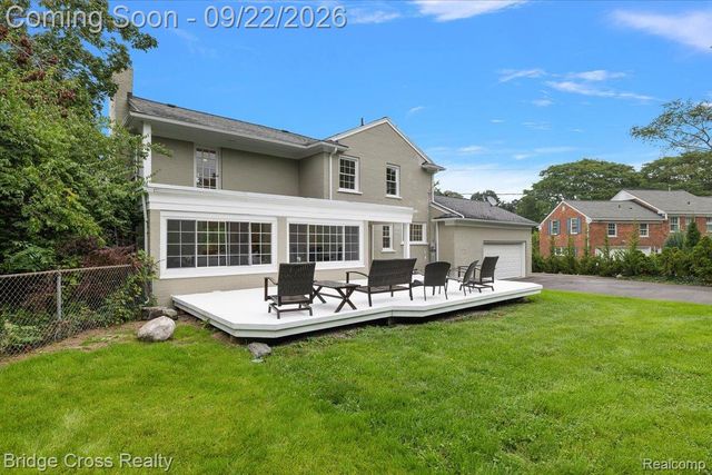 330 N Cranbrook Cross Road, Bloomfield Charter Township, MI 48301