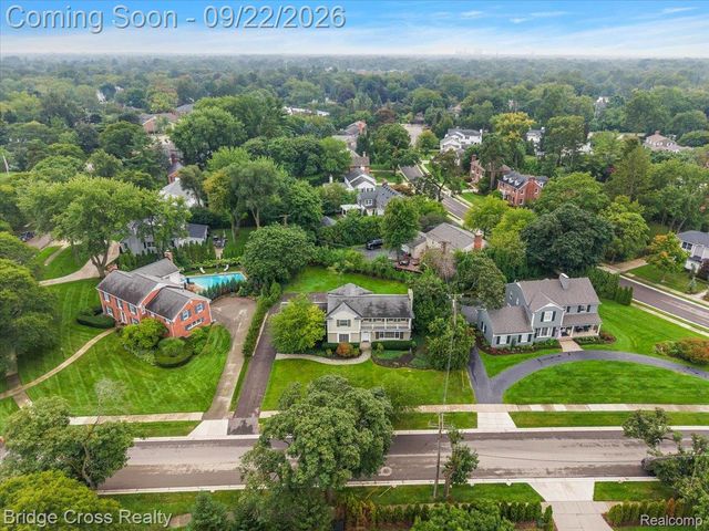 330 N Cranbrook Cross Road, Bloomfield Charter Township, MI 48301